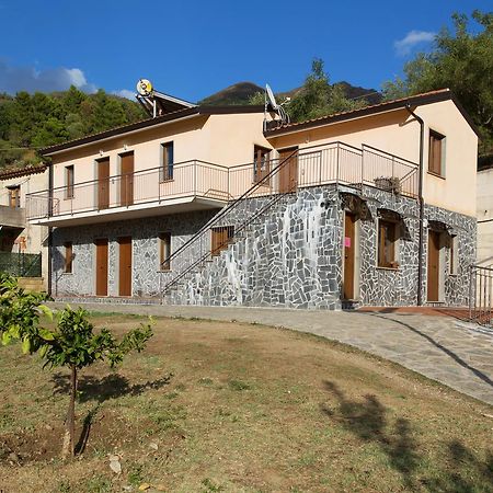 Turismo Rurale Il Sole Villa Sant'Angelo di Brolo Buitenkant foto