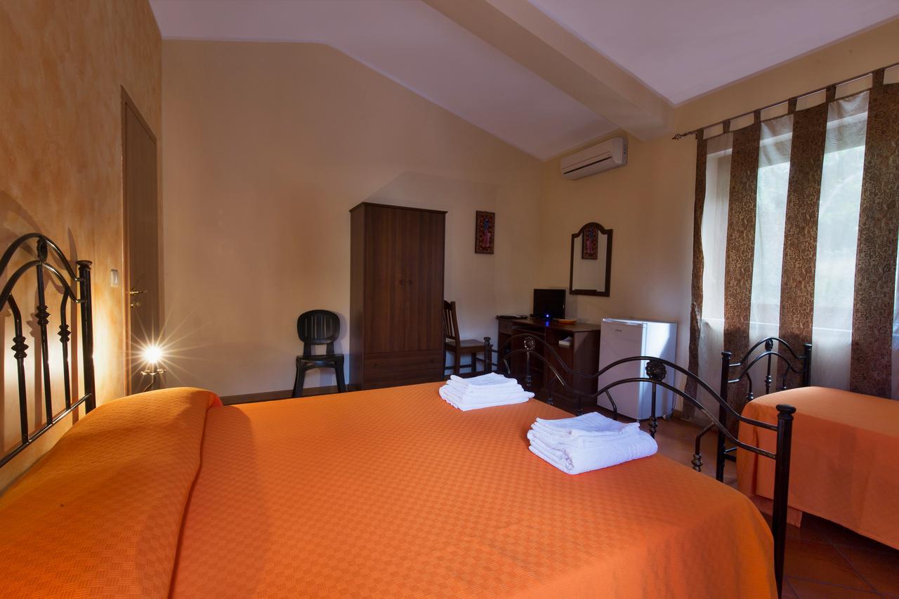 Turismo Rurale Il Sole Villa Sant'Angelo di Brolo Kamer foto
