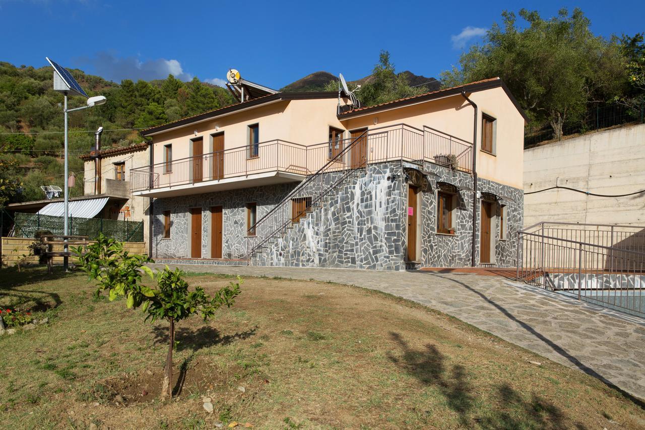 Turismo Rurale Il Sole Villa Sant'Angelo di Brolo Buitenkant foto
