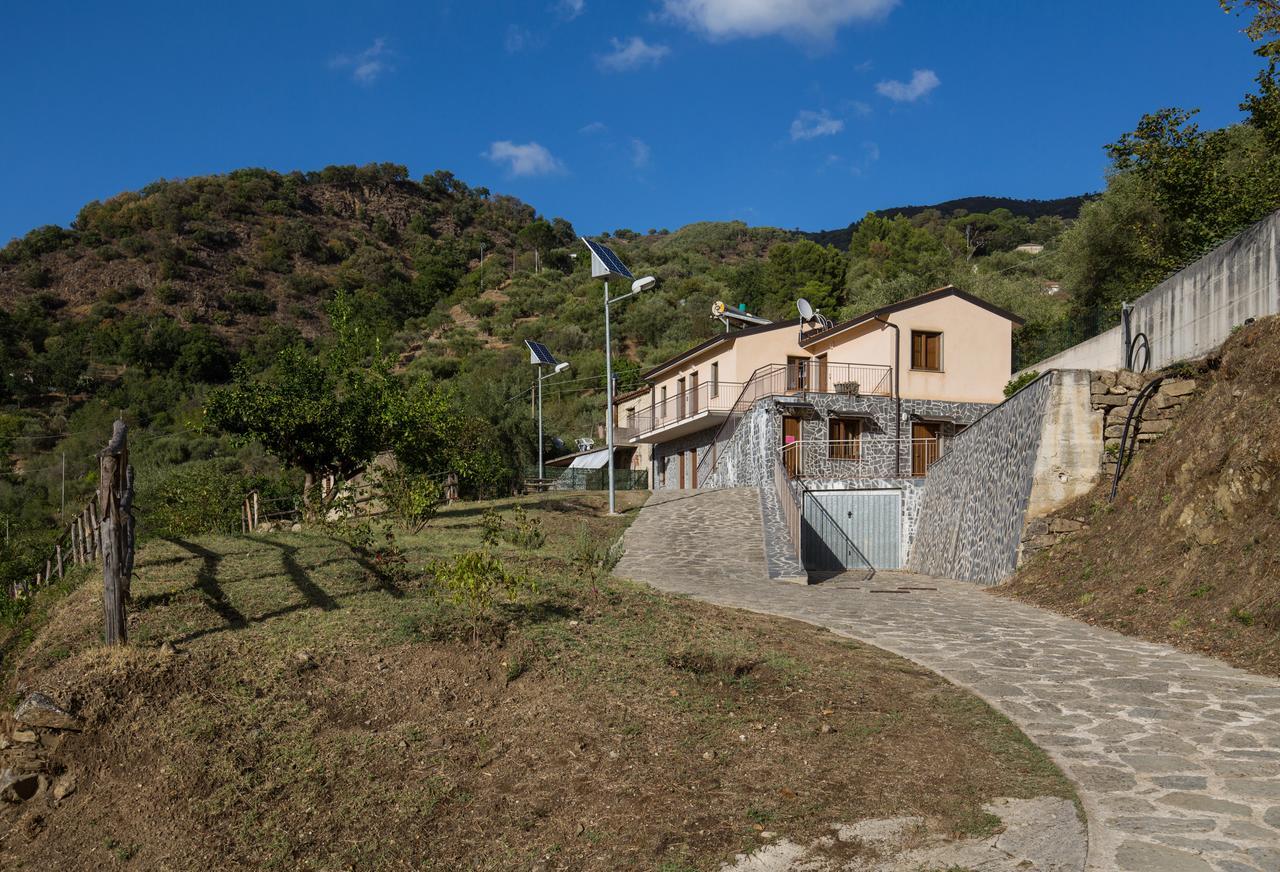 Turismo Rurale Il Sole Villa Sant'Angelo di Brolo Buitenkant foto